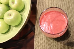 Delicious Strawberry Apple Smoothie with Ginger